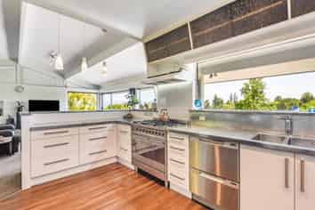 10 Isel Place, STOKE