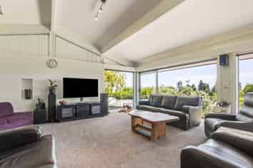 10 Isel Place, STOKE