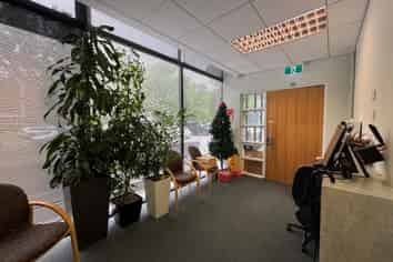 Show Place Office 350m2 