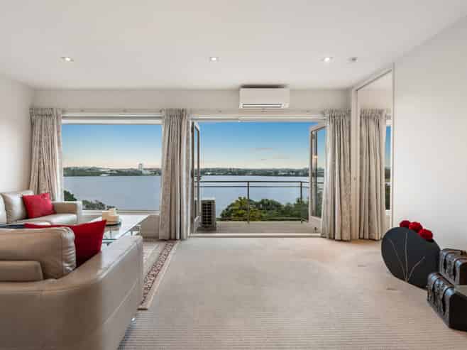 5/198 Hurstmere Road, Takapuna