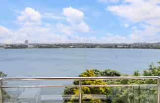 5/198 Hurstmere Road, Takapuna