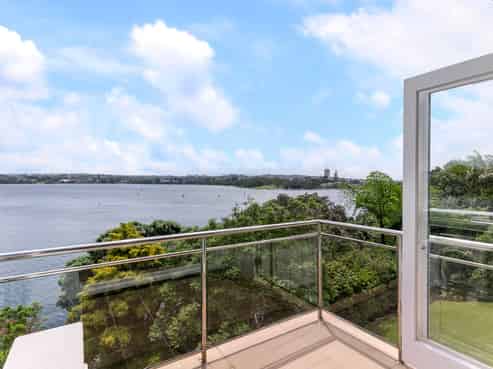 5/198 Hurstmere Road, Takapuna