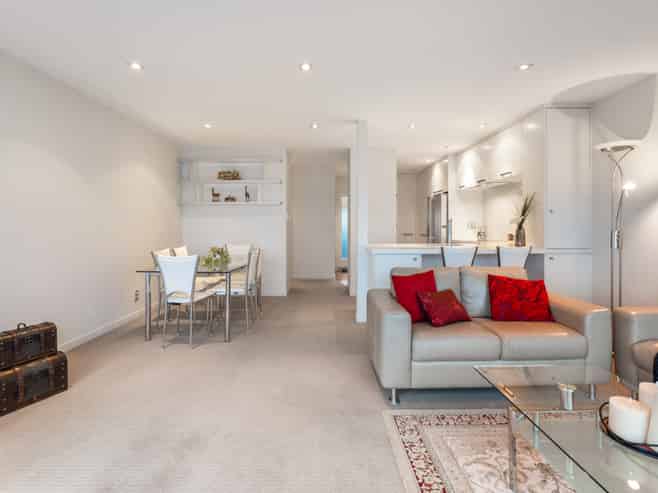 5/198 Hurstmere Road, Takapuna