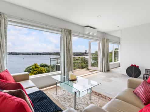 5/198 Hurstmere Road, Takapuna