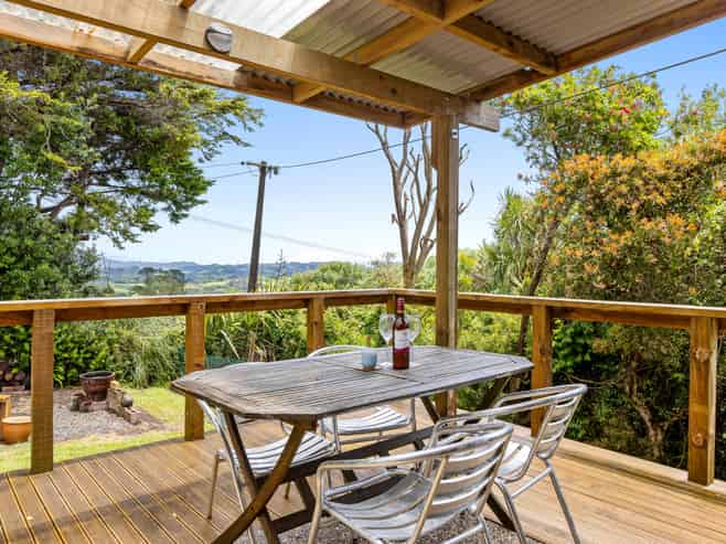 433 Pah Hill Road, Wharehine