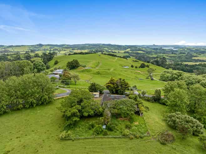 433 Pah Hill Road, Wharehine