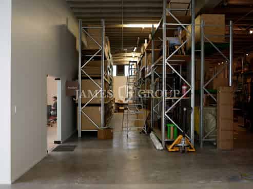 425M² CITY FRINGE WAREHOUSE WITH SHOWROOM