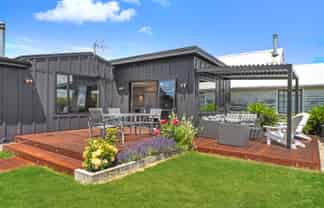 30 Park Tce, Waikuku Beach