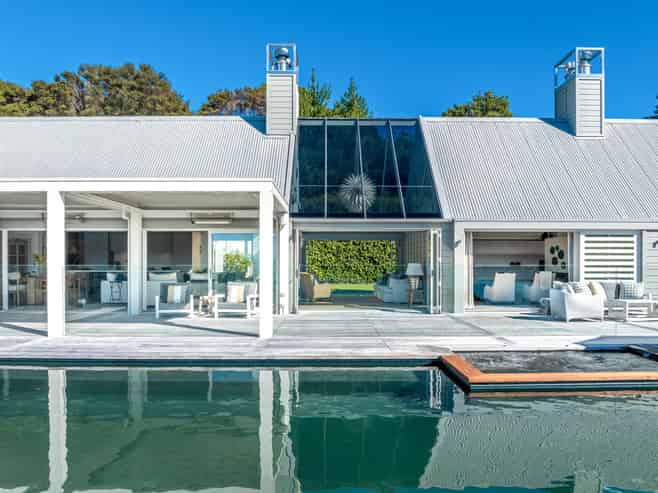 729 Orapiu Road, Waiheke Island