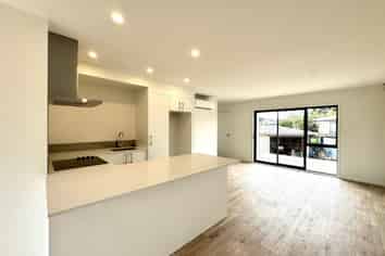 22C Royton Avenue, Mangere East