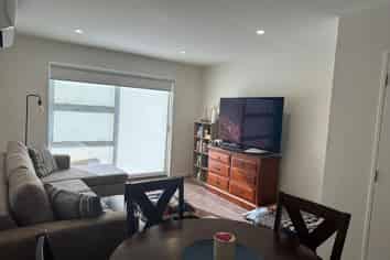 2/327 Glengarry Road, Glen Eden