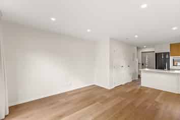 2/327 Glengarry Road, Glen Eden