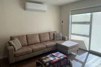 2/327 Glengarry Road, Glen Eden