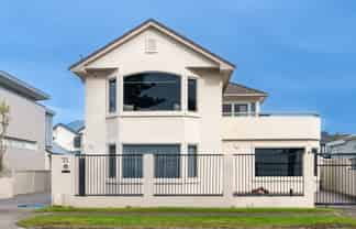 1/21 The Esplanade, Eastern Beach