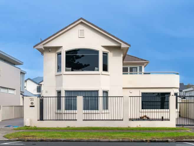 1/21 The Esplanade, Eastern Beach