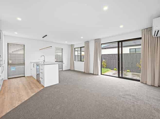 8b Appaloosa Way, Rolleston