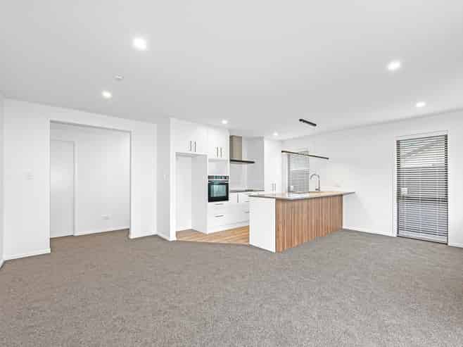 8b Appaloosa Way, Rolleston