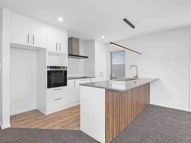 8b Appaloosa Way, Rolleston