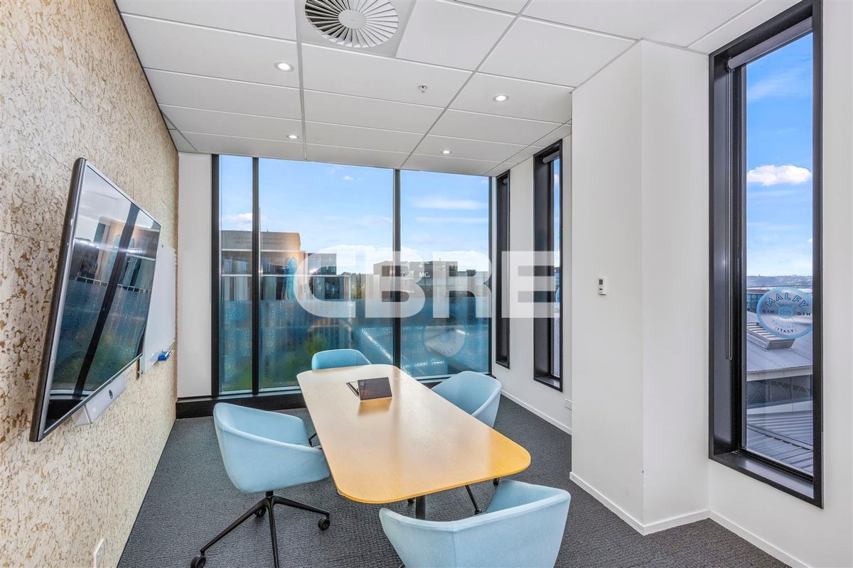 CBRE - Fitted Premier Office in Victoria Quarter - Widok 6
