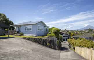 380 Devon Street West, Lynmouth