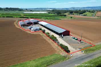 PRIME RURAL HUB WITH YARD
