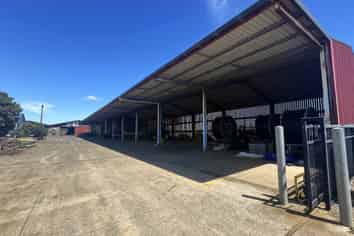 PRIME RURAL HUB WITH YARD
