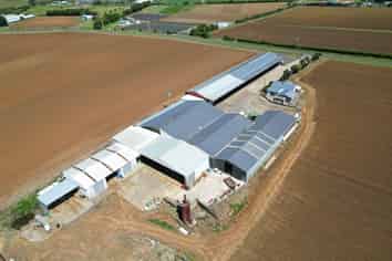 PRIME RURAL HUB WITH YARD
