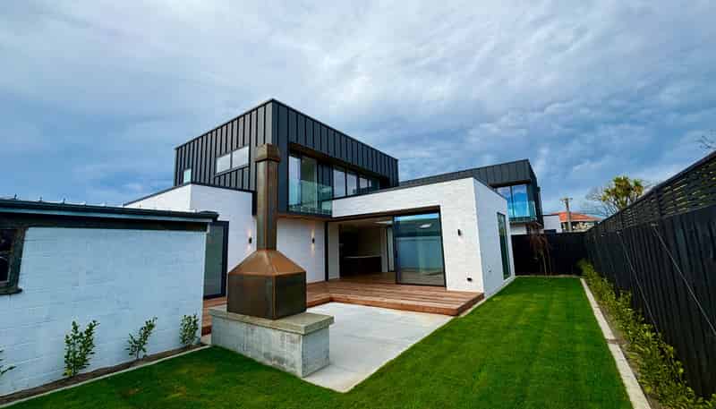 2/7 Roa Road, Fendalton