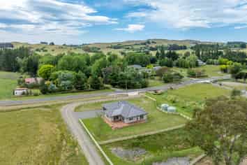 300 White Road, Otane