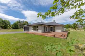 300 White Road, Otane