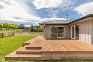 300 White Road, Otane