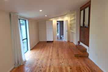 REFURBISHED OFFICE - KAITAIA