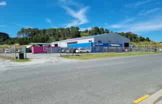 Modern Tiltslab Industrial - Available 1 April 2026