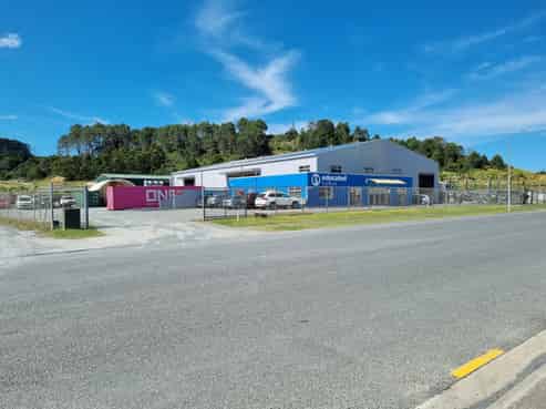 Modern Tiltslab Industrial - Available 1 Apr 2026