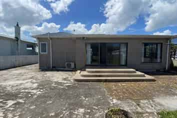 15 Clifford Street, Hawera