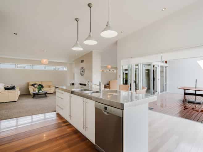 92 St James Drive, Huntington