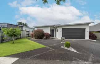 92 St James Drive, Huntington