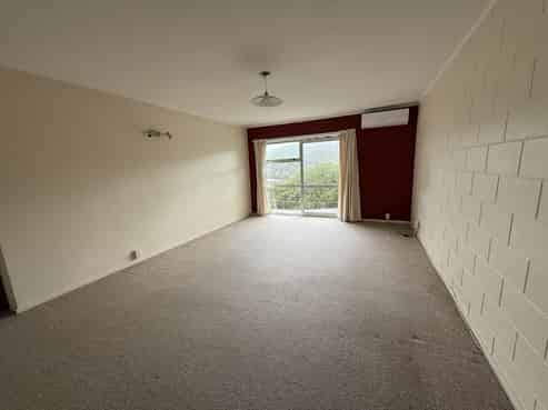 2/258 Cockayne Road, Ngaio