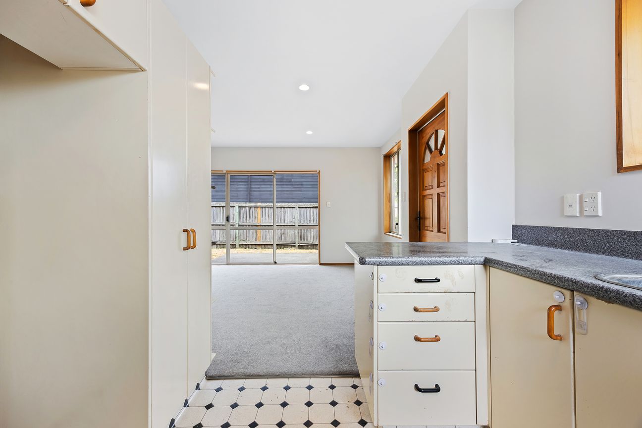 $550K Freehold 2 Bedroom Unit in Best School Zone - Aanzicht 6