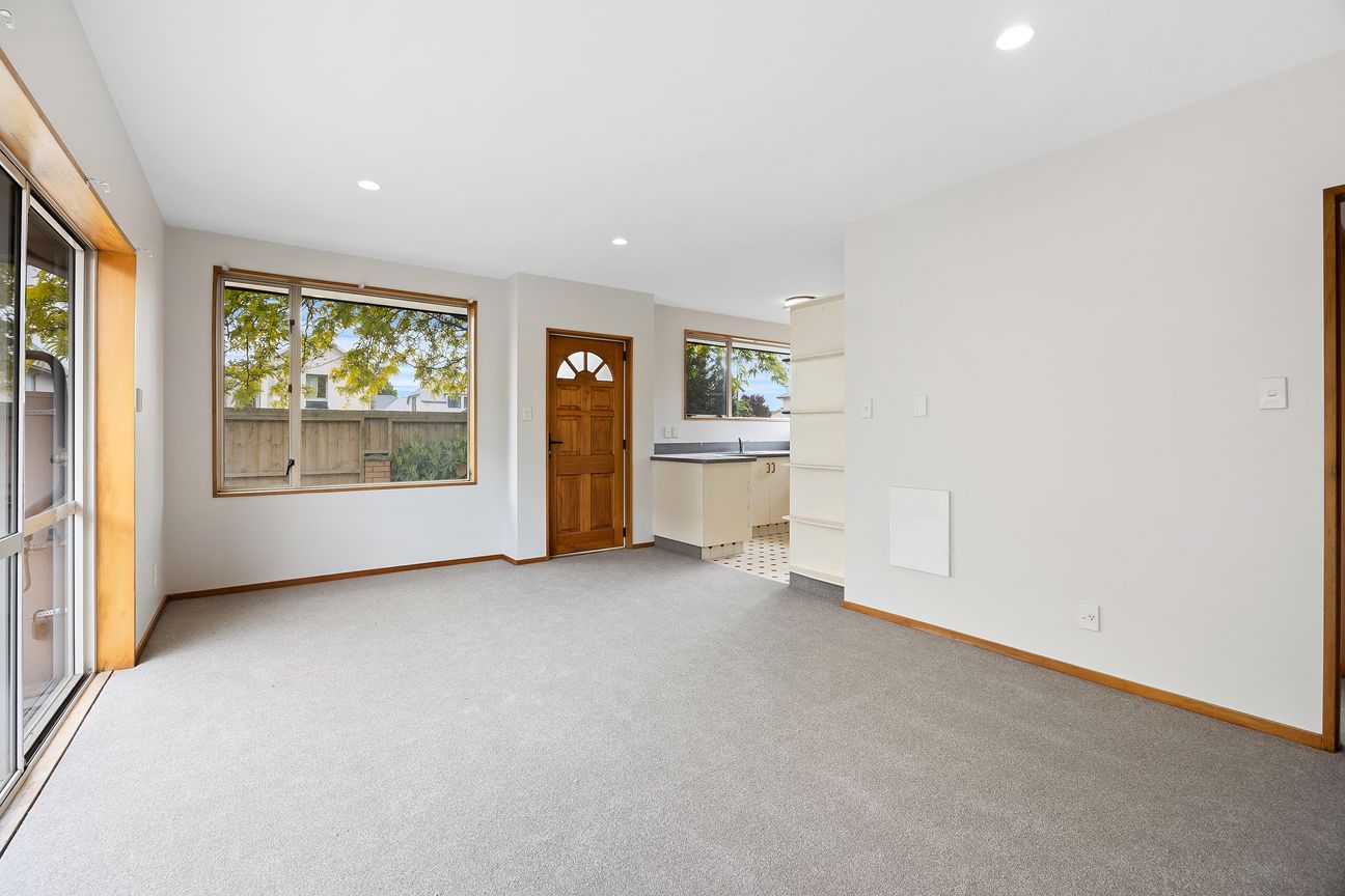 $550K Freehold 2 Bedroom Unit in Best School Zone - Aanzicht 3