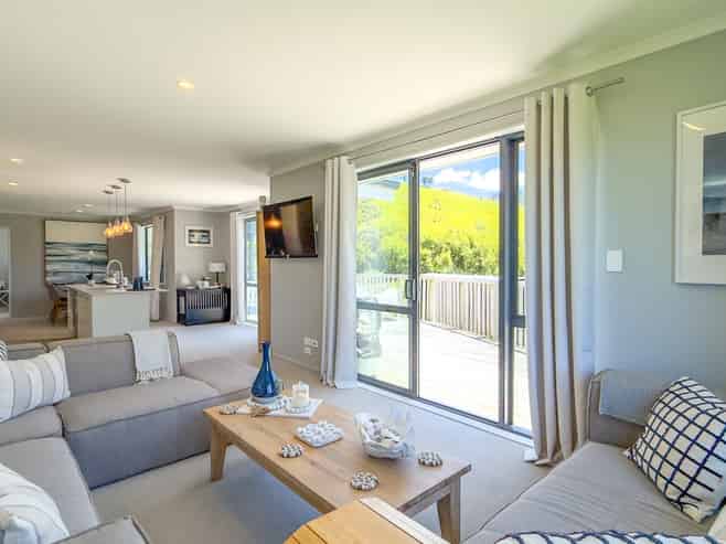 100 Kon Tiki Road, Whiritoa