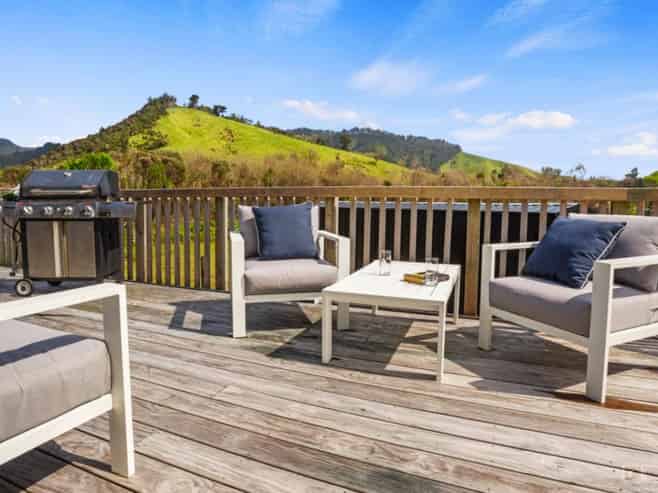 100 Kon Tiki Road, Whiritoa