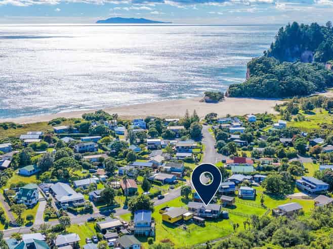 100 Kon Tiki Road, Whiritoa