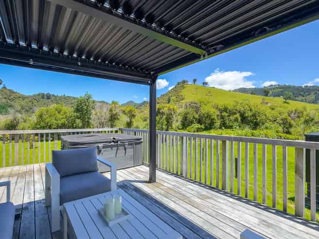 100 Kon Tiki Road, Whiritoa