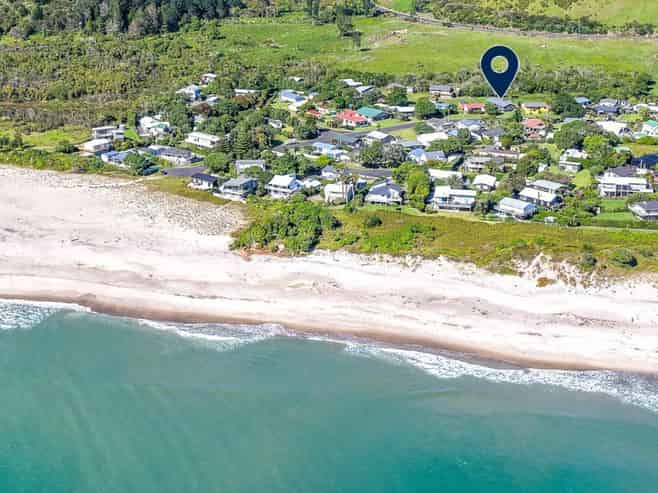 100 Kon Tiki Road, Whiritoa