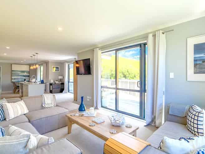 100 Kon Tiki Road, Whiritoa