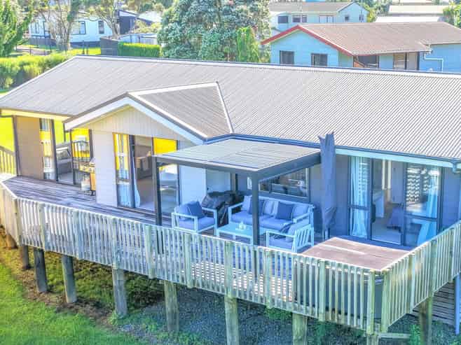 100 Kon Tiki Road, Whiritoa