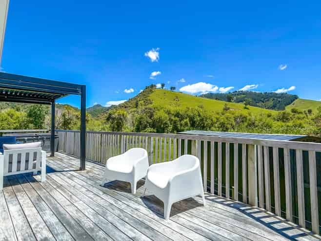 100 Kon Tiki Road, Whiritoa