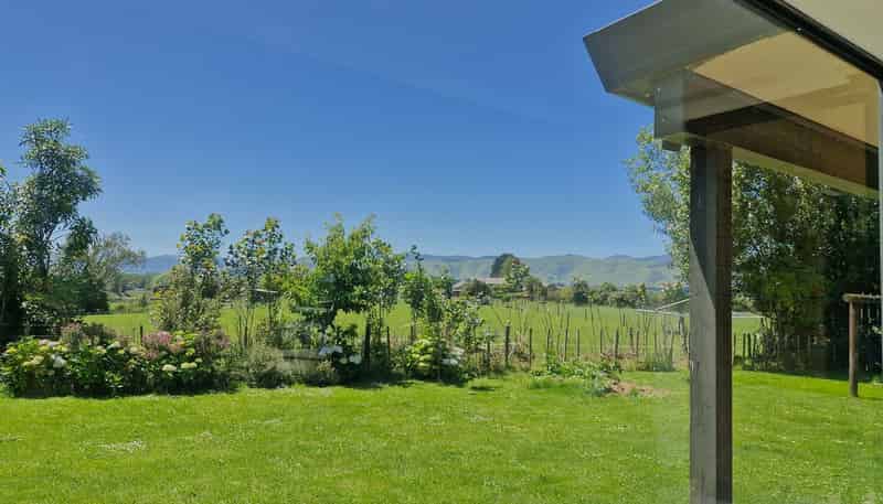 30 Kukutauaki Road, Koputaroa