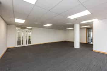 OFFICE IN THE HEART OF MANUKAU
